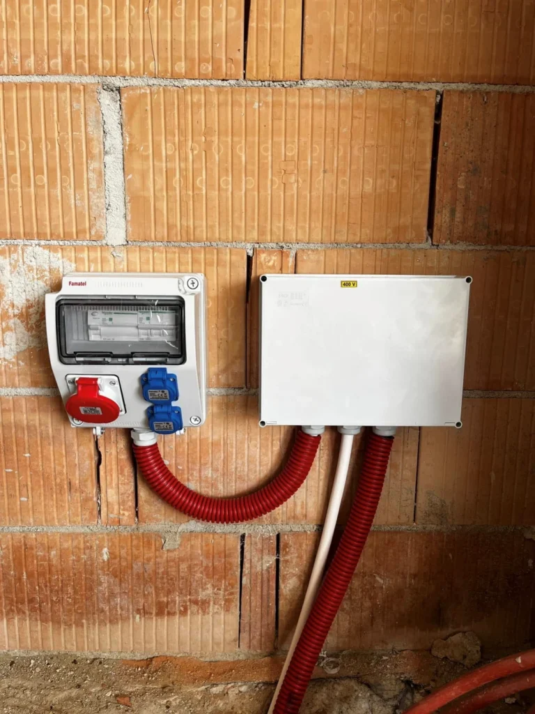 Új építésű családi házak és ipari létesítmények villamos rendszerének teljes körű kivitelezése